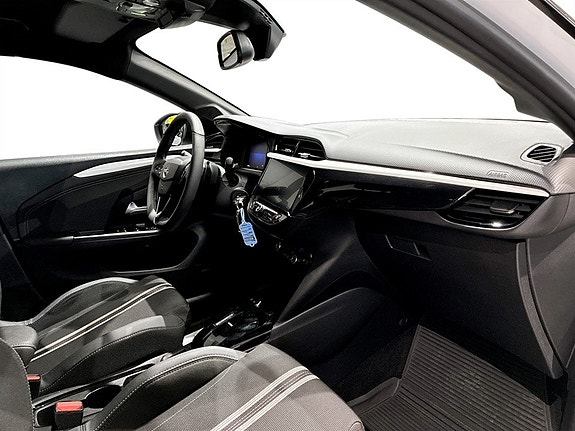 Opel Corsa 13 of 17