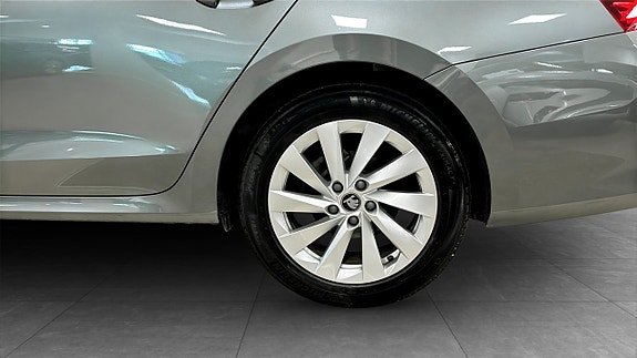 Skoda Octavia 6 of 12