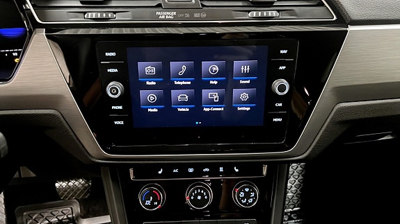 Volkswagen Touran 9 of 23