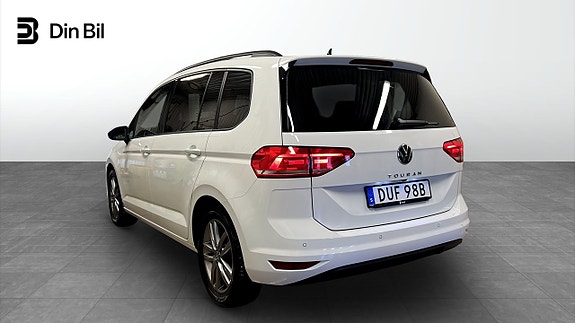 Volkswagen Touran 3 of 23
