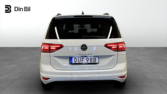Volkswagen Touran 5 of 23