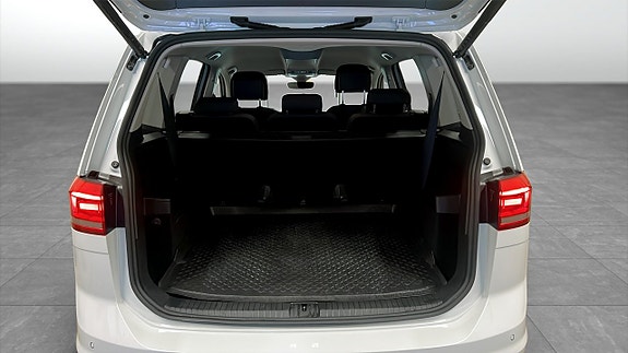 Volkswagen Touran 12 of 23