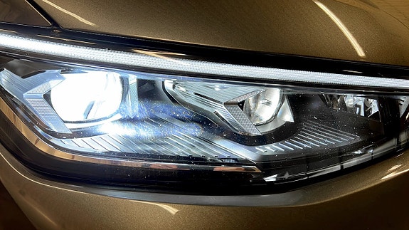 Volkswagen Passat 15 of 26