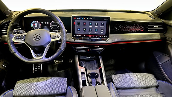 Volkswagen Passat 11 of 26