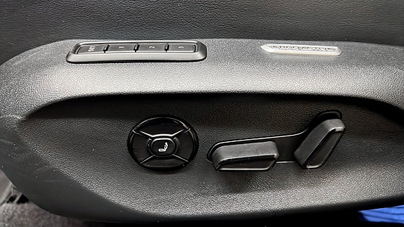 Volkswagen Passat 17 of 26