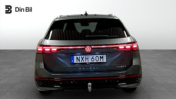 Volkswagen Passat 5 of 26