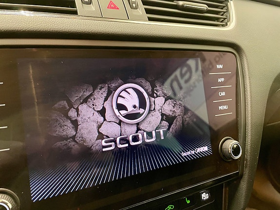 Skoda Octavia Scout 13 of 27