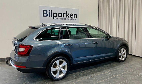 Skoda Octavia Scout 6 of 27