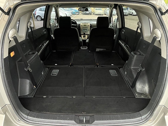 Toyota Corolla Verso 12 of 25