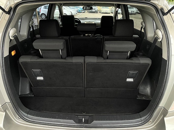 Toyota Corolla Verso 9 of 25