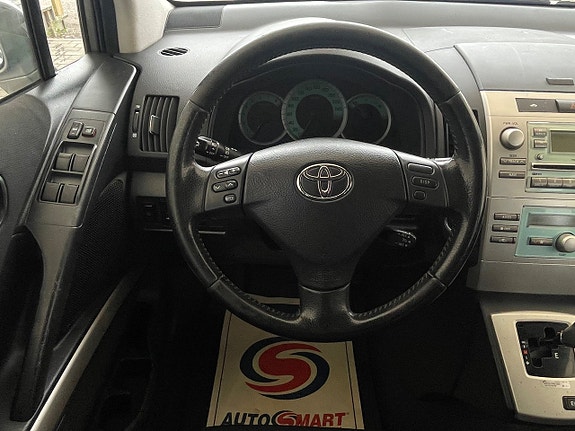 Toyota Corolla Verso 16 of 25