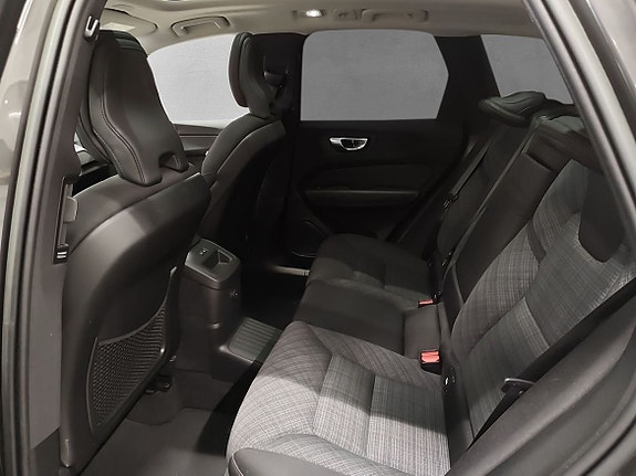 Volvo XC60 6 of 12
