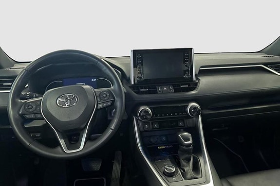Toyota RAV4 10 of 12