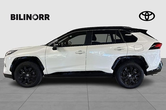 Toyota RAV4 4 of 12