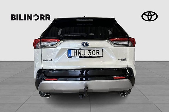 Toyota RAV4 5 of 12