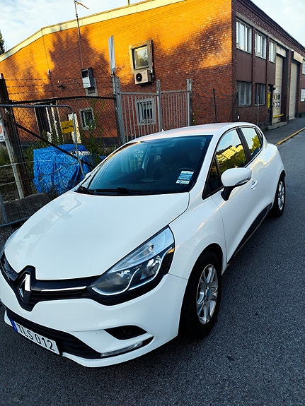 Renault Clio 2 of 6