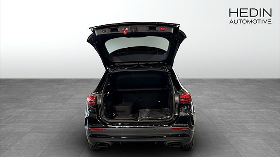 Mercedes-Benz GLA250 5 of 11