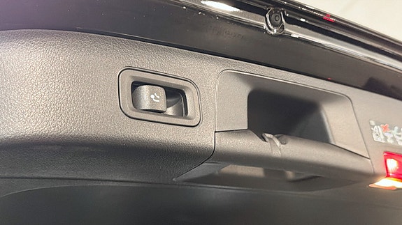 Mercedes-Benz GLA250 6 of 11
