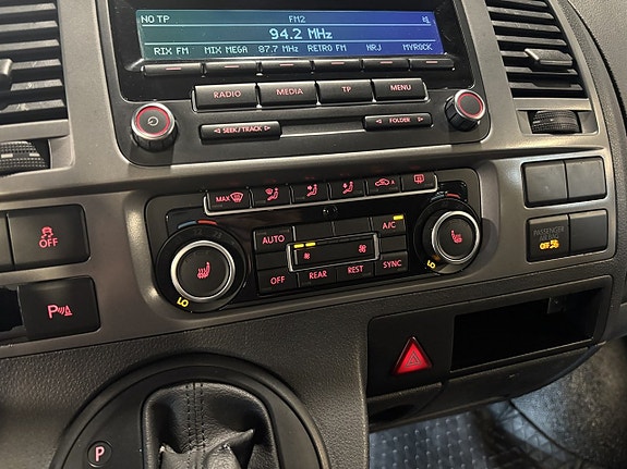 Volkswagen Caravelle 11 of 24