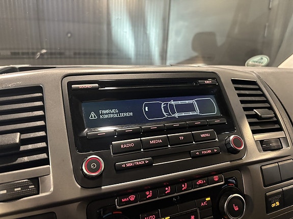 Volkswagen Caravelle 14 of 24