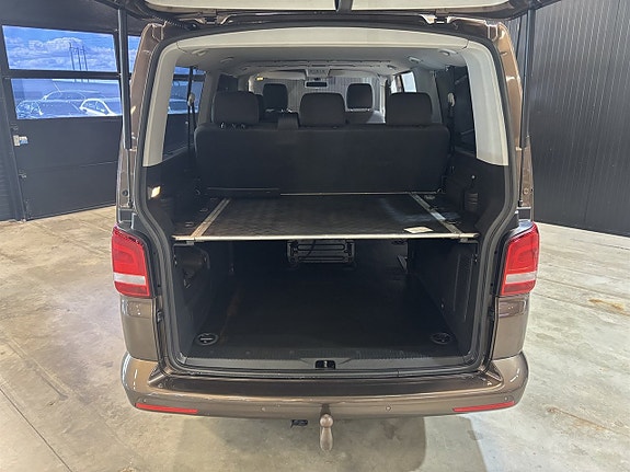 Volkswagen Caravelle 20 of 24