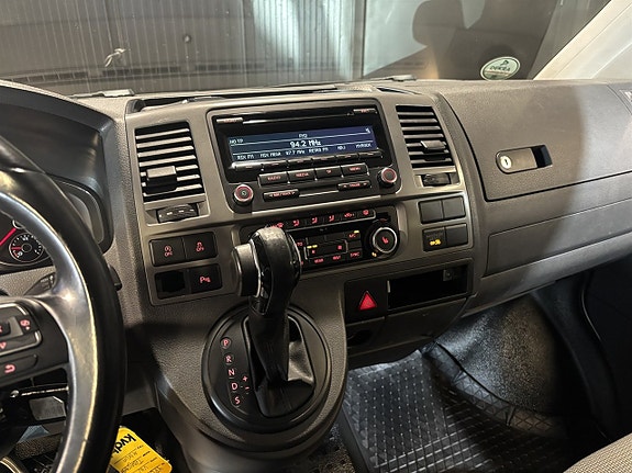 Volkswagen Caravelle 10 of 24