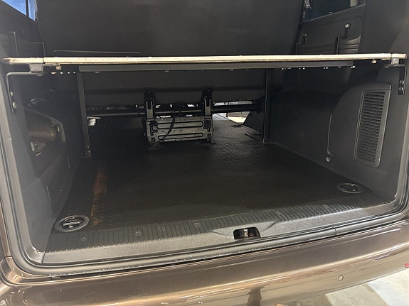 Volkswagen Caravelle 21 of 24