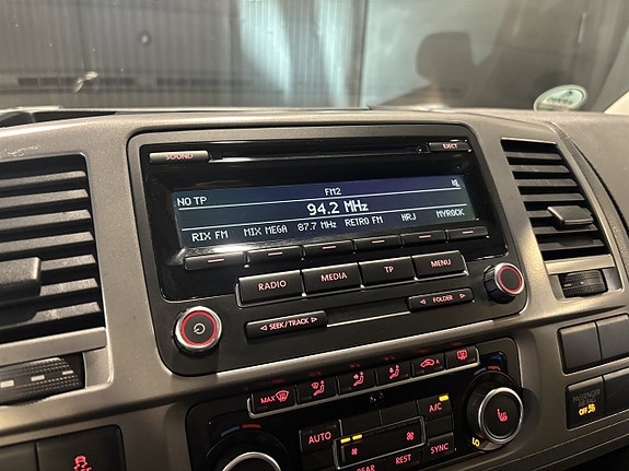 Volkswagen Caravelle 12 of 24