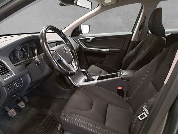 Volvo XC60 5 of 8