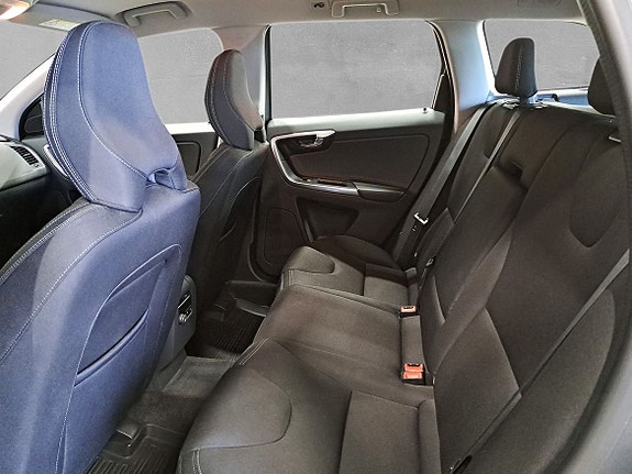 Volvo XC60 6 of 8