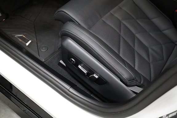 BMW 530e 17 of 30