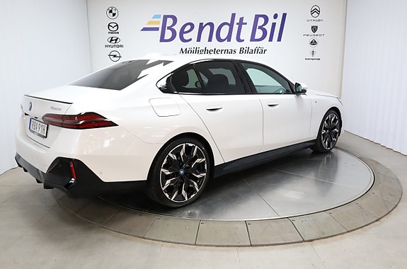 BMW 530e 10 of 30
