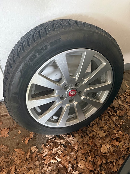 Jaguar XE 14 of 14