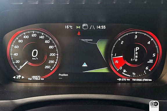 Volvo XC90 10 of 24