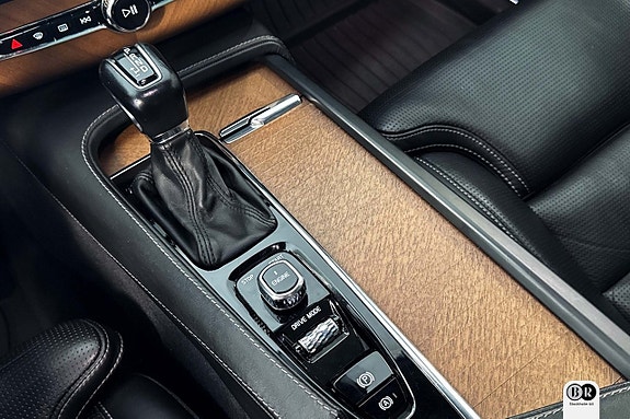 Volvo XC90 20 of 24