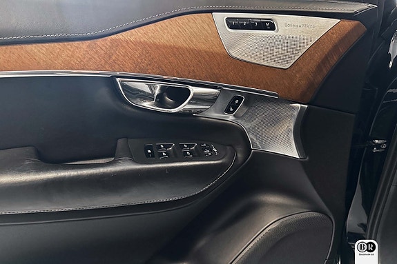 Volvo XC90 22 of 24