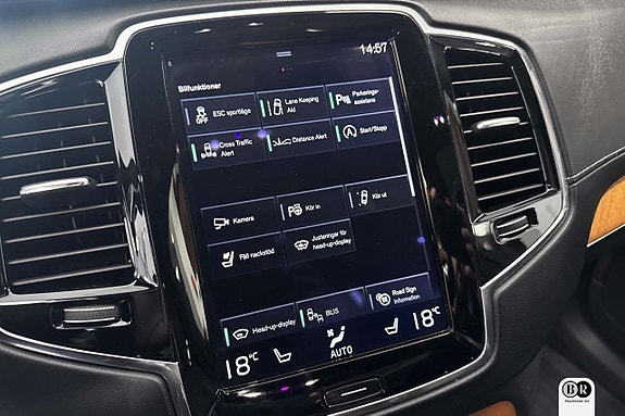 Volvo XC90 15 of 24