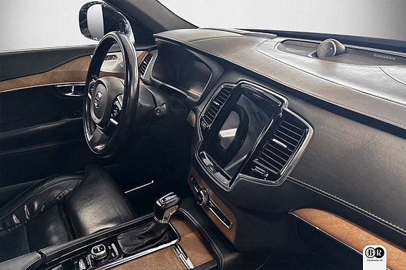 Volvo XC90 6 of 24
