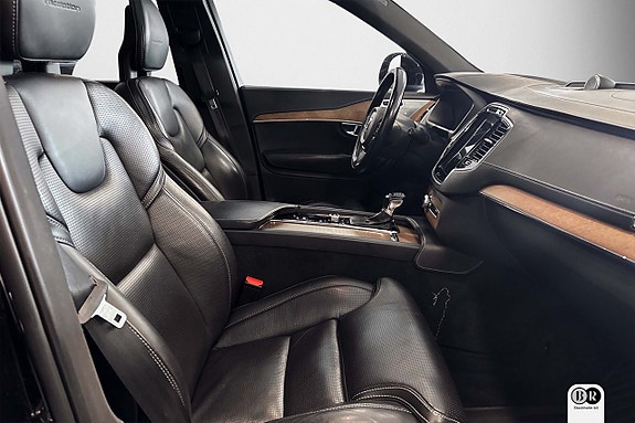 Volvo XC90 5 of 24