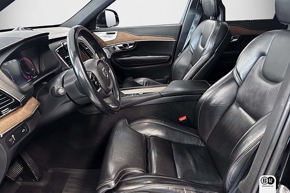 Volvo XC90 8 of 24