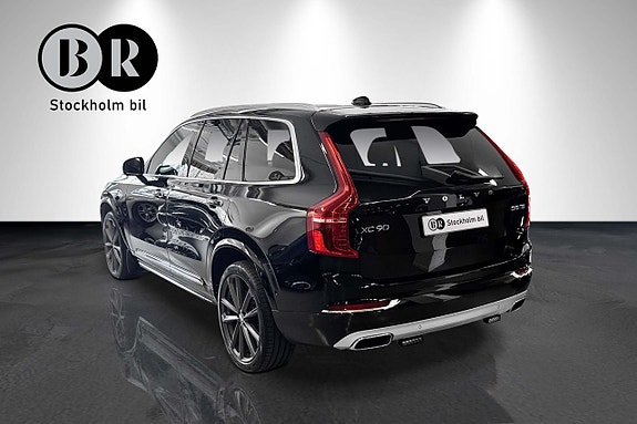 Volvo XC90 2 of 24