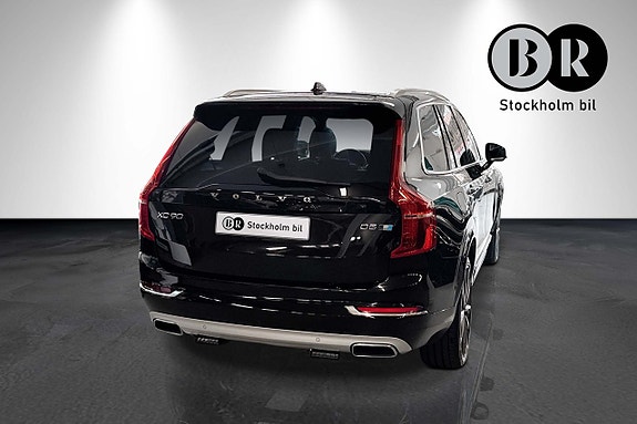Volvo XC90 3 of 24