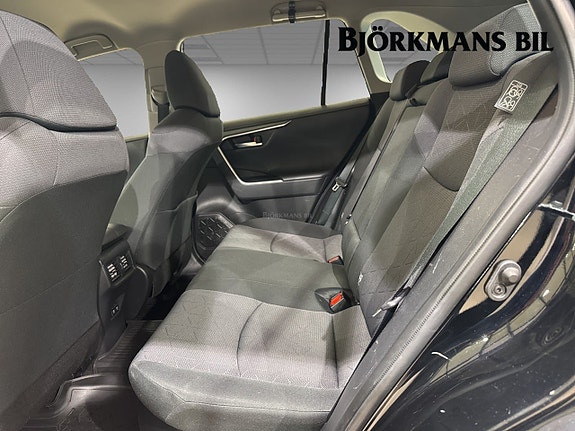 Toyota RAV4 9 of 14