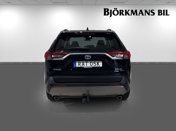 Toyota RAV4 5 of 14