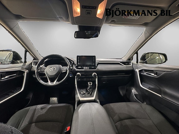 Toyota RAV4 7 of 14