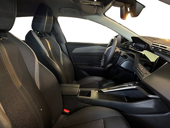 Peugeot 308 SW 16 of 20