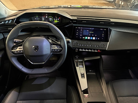 Peugeot 308 SW 15 of 20