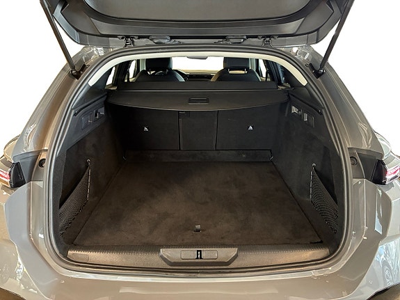 Peugeot 308 SW 18 of 20