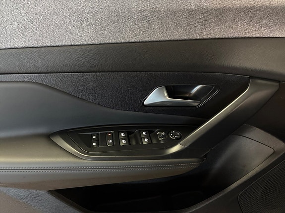Peugeot 308 SW 11 of 20