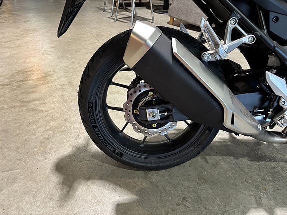 Honda CB750C Hornet E-Clutch 10 of 12